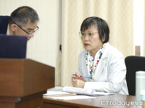 ▲▼原住民族委員會主任委員曾智勇率同所屬及財團法人原住民族文化事業基金會董事長與財團法人原住民族語言研究發展基金會董事長列席報告業務概況，並備質詢。內政部部長劉世芳就「賴清德總統興建13萬戶社會住宅政策無法落實之檢討」進行專題報告並備質詢。 （圖／記者湯興漢攝）