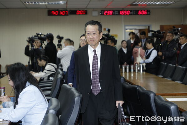 ▲顧立雄19日到立法院外交國防委員參加秘密會議。（圖／記者湯興漢攝）