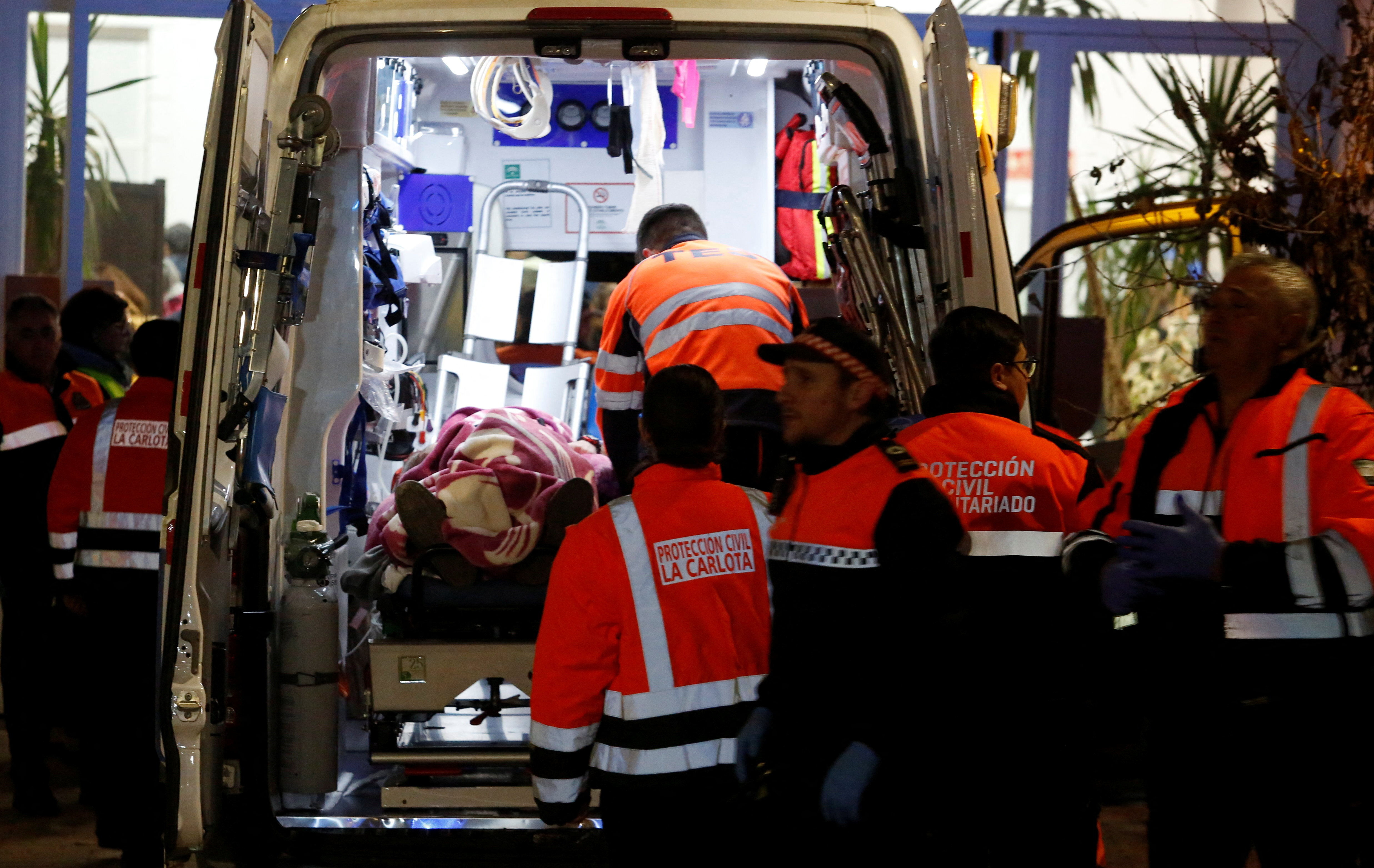 ▲▼ 西班牙高速列車出軌對撞。（圖／路透）