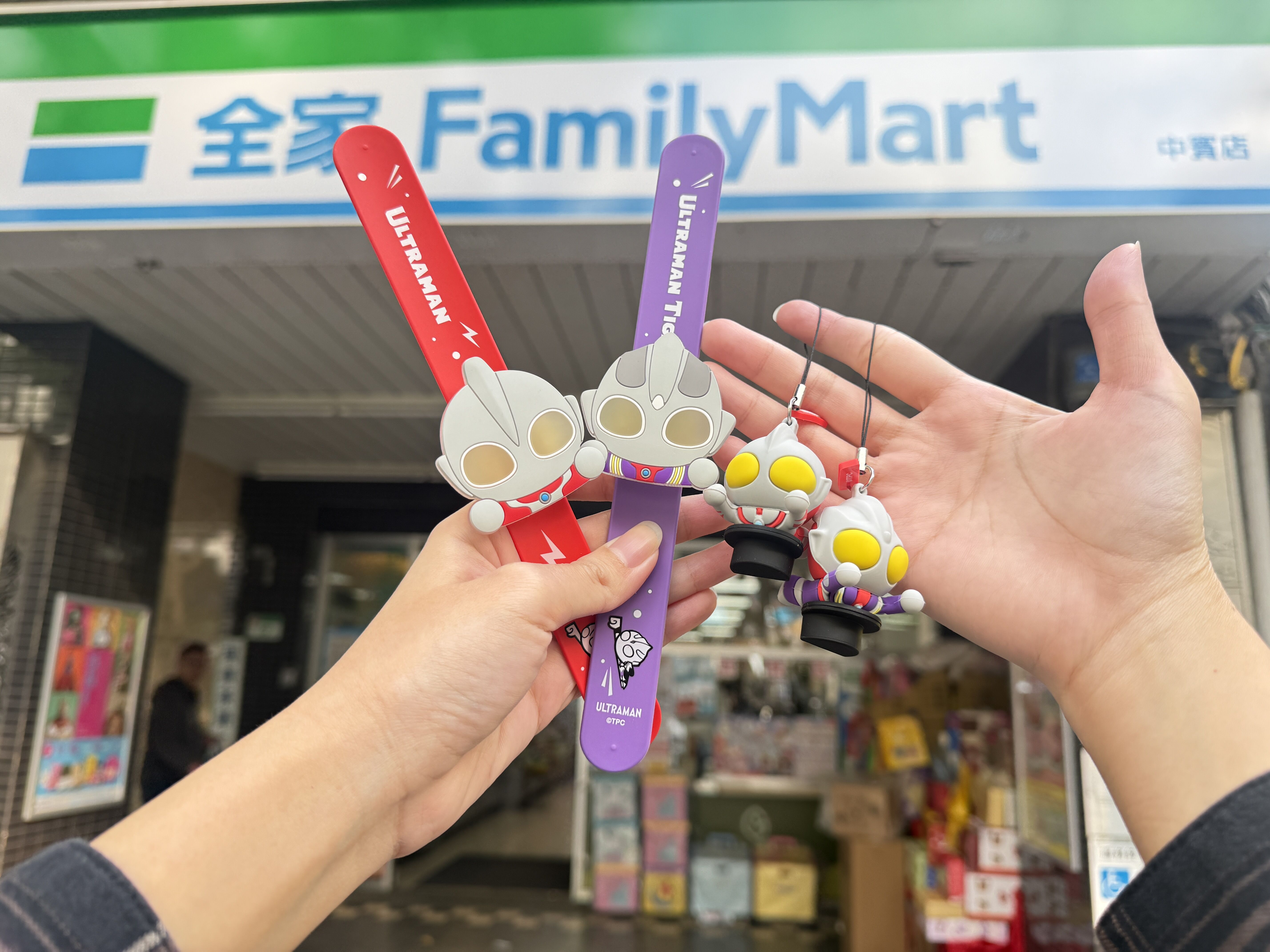 ▲▼全家便利商店再度與高雄燈會合作，首度結合迎來60周年的經典IP「超人力霸王」推出周邊、限定杯款。（圖／業者提供）