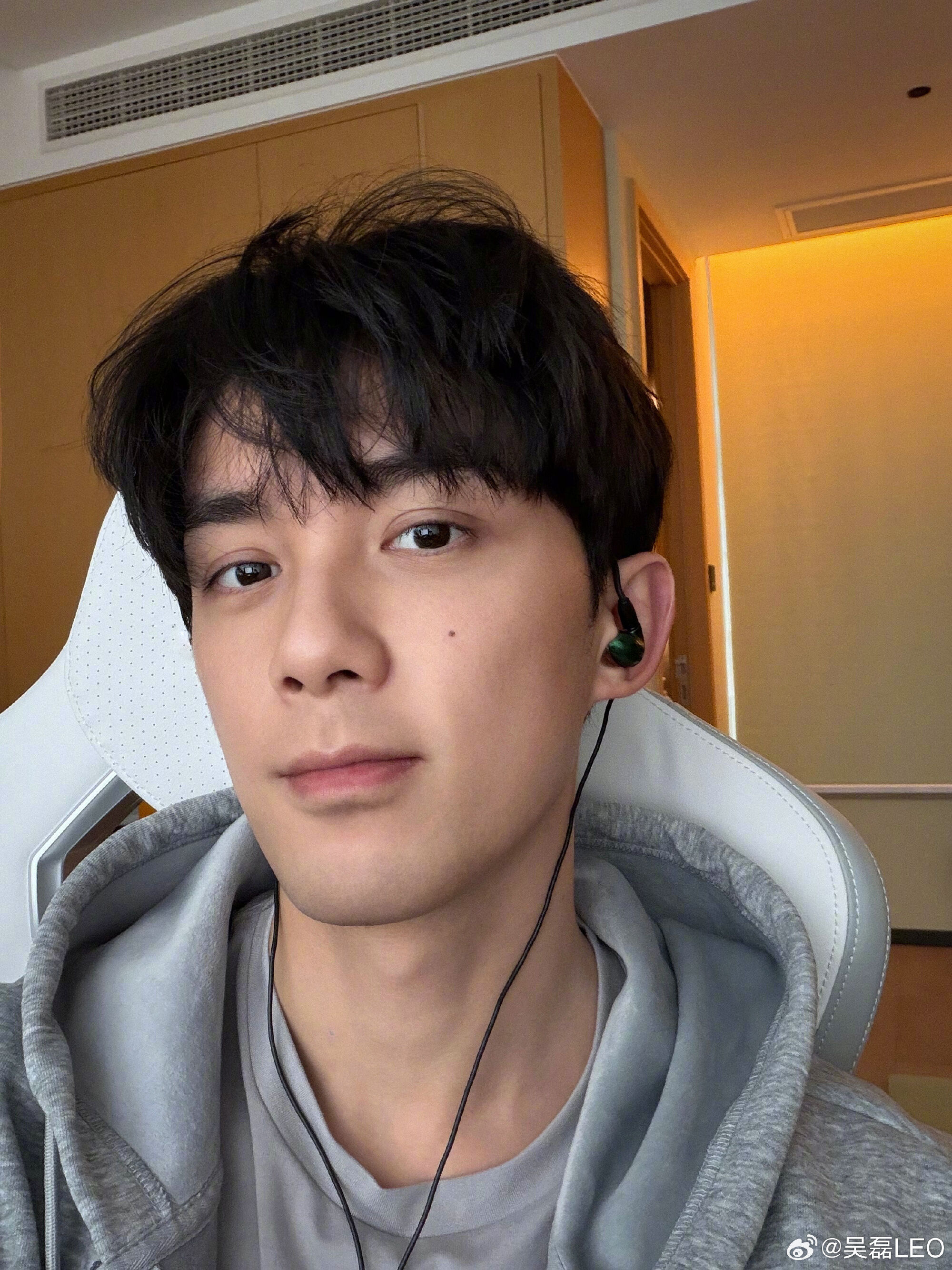 ▲▼吳磊遭指有床照還被兜售，親自發文。（圖／翻攝自微博）