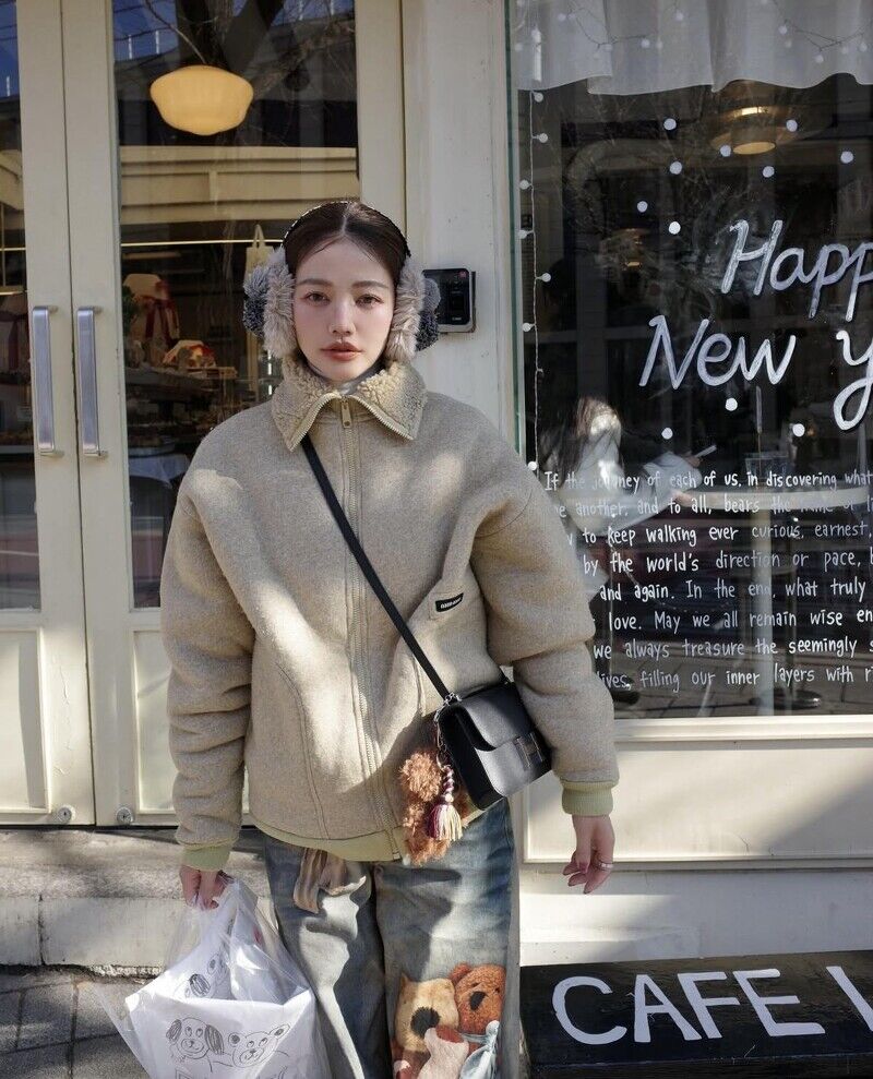 寒流穿搭救星，逆齡教主許路兒的「青春儲值穿搭法」：一頂帽子、一條圍巾讓冬天很時髦