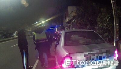 屏東婦吵架後失聯！枋寮警勤餘眼尖發現路邊車　通知家屬接回