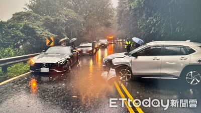 逆向一撞噴156萬！賓士GT跑車修231天　法院判肇事駕駛全賠