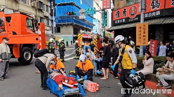 ▲台北市萬華區成都路火警。（圖／記者黃彥傑攝）