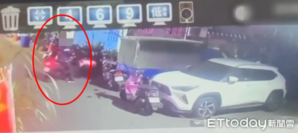 ▲▼蘆洲老夫妻雙屍，兒涉重嫌，騎機車離家逃逸。（圖／記者陳以昇翻攝）