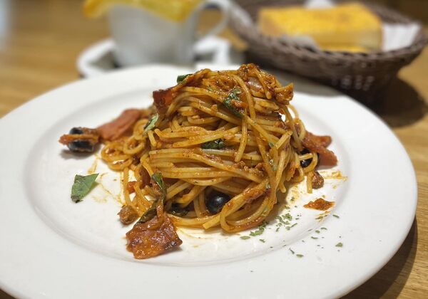 ▲25年義式餐廳「養機場逢甲店」明起暫停營業　網不捨：學生的回憶。（圖／取自養機場逢甲店臉書）