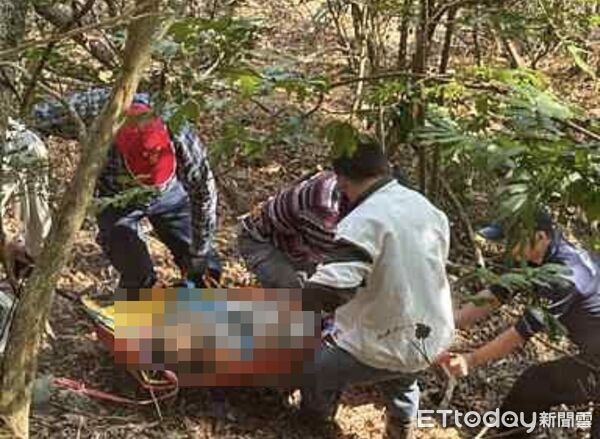 ▲▼             嘉義老翁上山採草藥，疑似失足跌下山坡身亡。（圖／記者翁伊森翻攝，下同）