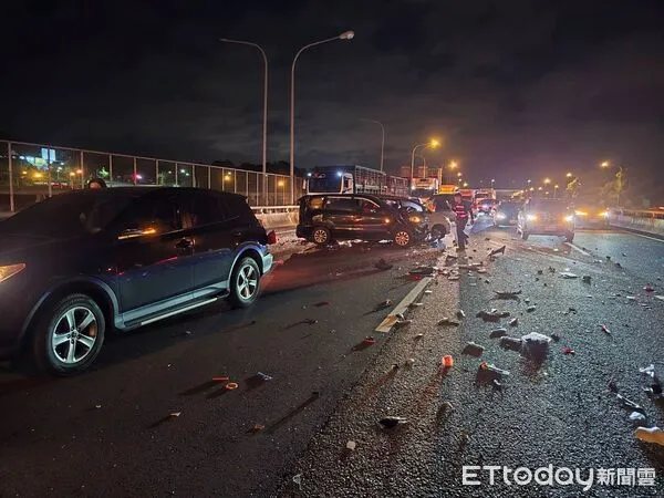 ▲▼國道追撞事故。（圖／高公局提供）