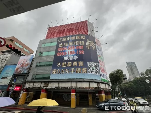 ▲▼        板牆     。（圖／記者項瀚攝）