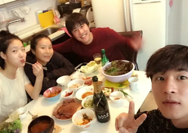 ▲▼金高銀,羅喆。（圖／翻攝自Instagram／donghwankim89）