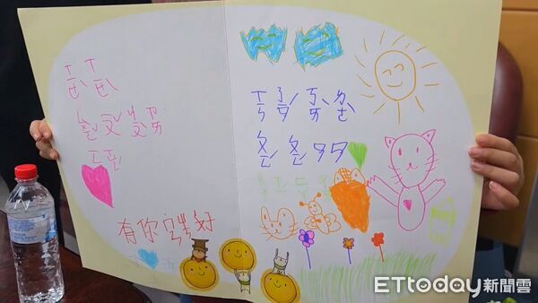 ▲▼      6歲小沂光復堰塞湖潰堤受困1天　幸運獲救現身向屏東勇消致敬       。（圖／記者陳崑福翻攝）