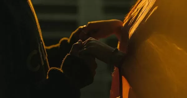 巴西一對夫妻因參加廣播節目尋親，意外發現彼此竟是親兄妹，消息震驚社會，也引發對「遺傳性吸引」現象的討論。（示意圖／Pixabay）