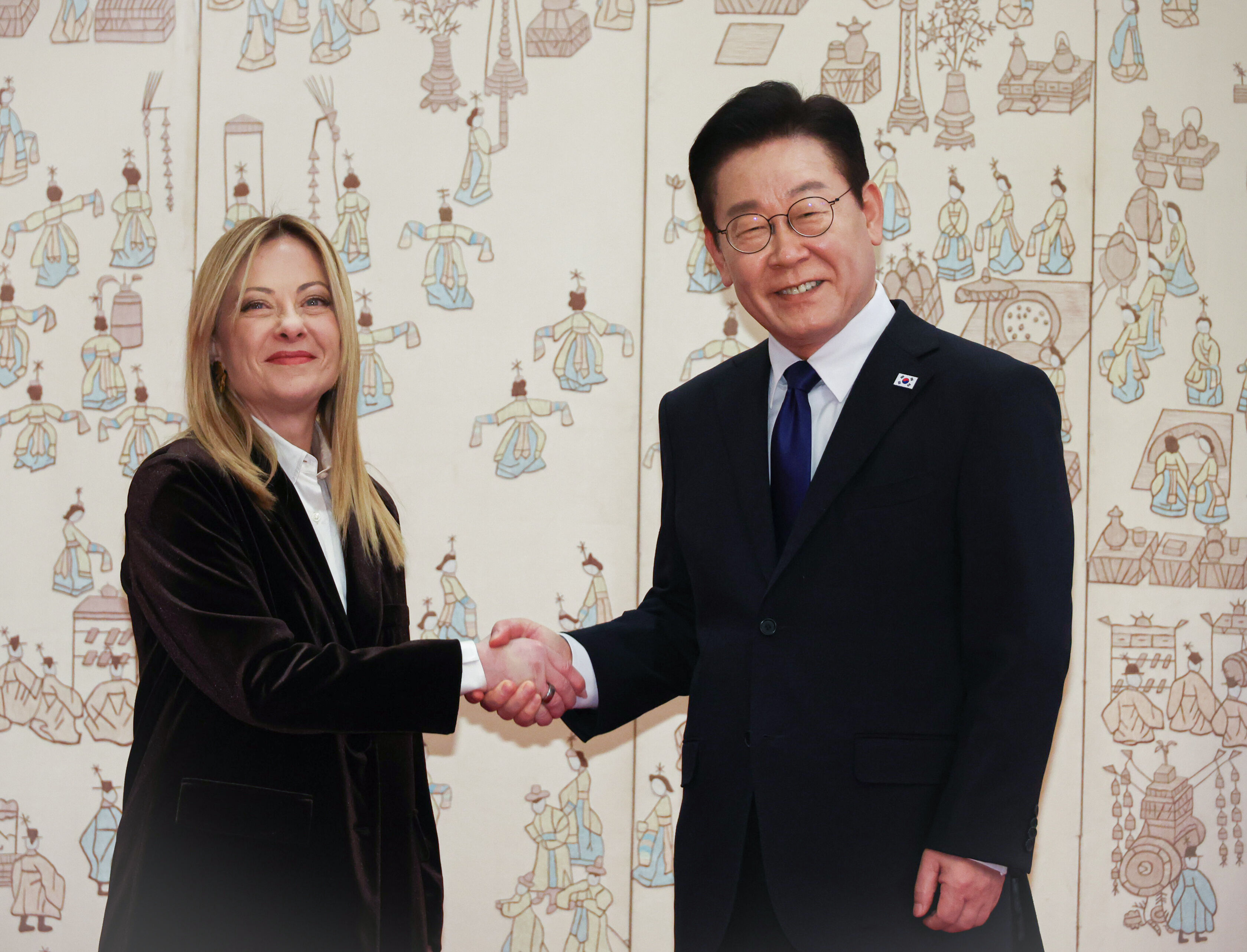 ▲▼義大利總理梅洛尼出訪南韓，與南韓總統李在明在青瓦台進行會談。（圖／達志影像）