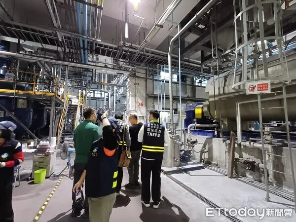 ▲台南市環保局針對異味及廢水污染業者重罰破百萬元，並移送法辦。（記者林東良翻攝，下同）