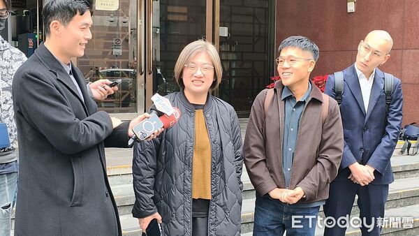 ▲▼朝野女立委混戰，民進黨立委陳培瑜19日以自訴人身分到台北地院出庭。（圖／記者黃哲民攝）