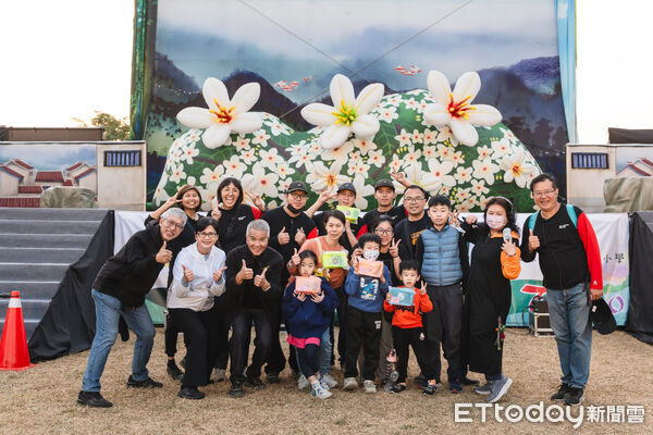 ▲▼  連續三年親子活動經費遭刪，太保市鄭淑分市長極力爭取民間資源辦理紙風車劇團演出   。（圖／太保市公所提供）