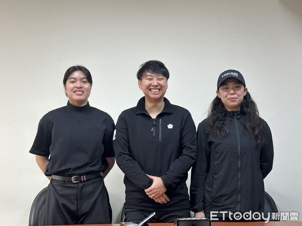 ▲台灣首支女子雪車隊林頌恩、林欣蓉、梁宥婕。（圖／記者蔡厚瑄攝）