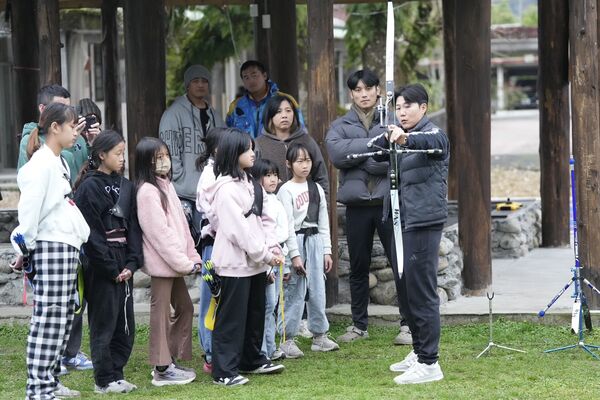 ▲里約奧運射箭女團銅牌雷千瑩指導射箭隊。（圖／中華奧會提供）