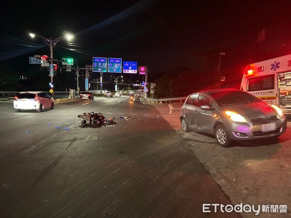 ▲淡水奪命車禍！25歲汽修廠員工下班回家途中，直行碰撞左轉車送醫不治。（圖／記者陳以昇翻攝，下同）