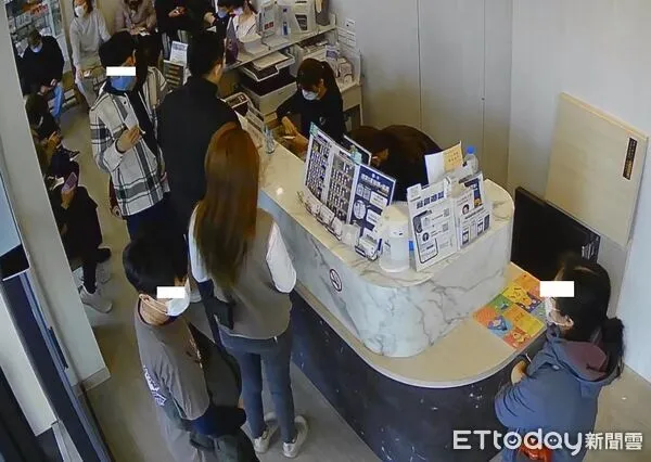 候診單深不見底！每年「2時段」是感冒高峰　醫無奈揭原因。（圖／診所授權提供，未經同意請勿任意翻攝）