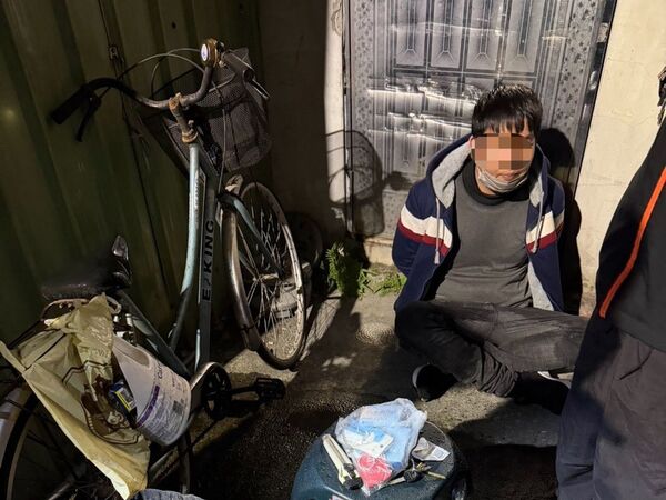 36歲廖姓獨生子涉嫌殺害父母，今日晚間6時許在新北市新莊區落網。（翻攝畫面）