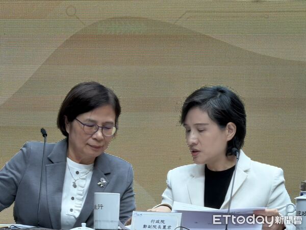 ▲▼行政院副院長鄭麗君、政委楊珍妮出席說明台美對等關稅及相關談判成果記者會。（圖／記者陳家祥攝）