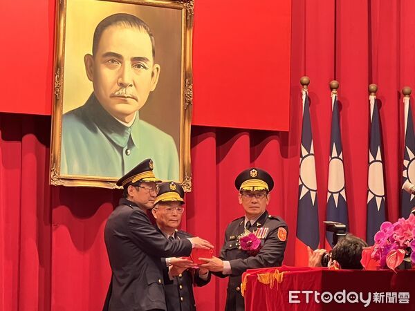 ▲20日上午邱紹洲接任刑事局局長。（圖／記者張君豪翻攝）