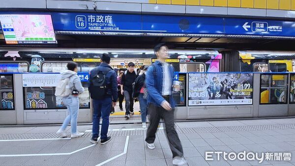 ▲楊謹華、納豆、鳳小岳、李鎮錫現身北捷！新春開局捷運站體＋車廂成人氣舞台▼             。（圖／記者鄭遠龍攝）