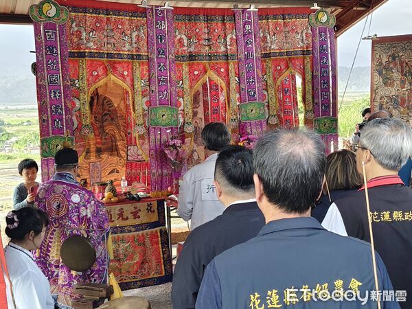 ▲▼松浦火化場空污設備啟用典禮，由鎮長龔文俊主持，花蓮縣長徐榛蔚及相關貴賓一同見證這歷史一刻。（圖／玉里鎮公所提供，下同）