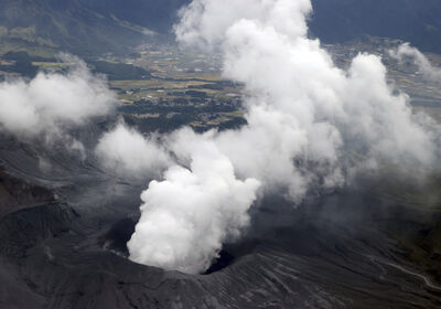 快訊／熊本阿蘇火山觀光直升機失聯！　機上載2台灣乘客