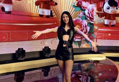 走過失語症陰霾！田依甯「瘋馬秀」解鎖最火辣尺度