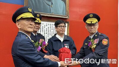 高雄市警局換帥趙瑞華「緊緊緊」上任　陳其邁盼拚治安新高點