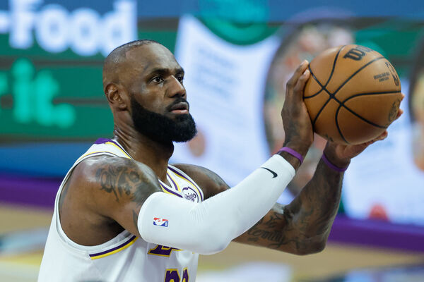 ▲「詹皇」詹姆斯（LeBron James）終結了連續21年入選全明星賽先發陣容的驚人紀錄。（圖／達志影像／美聯社）