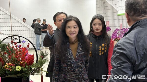 ▲▼北市議員應曉薇在女兒陪同下出席觀禮。（圖／記者邱中岳攝）