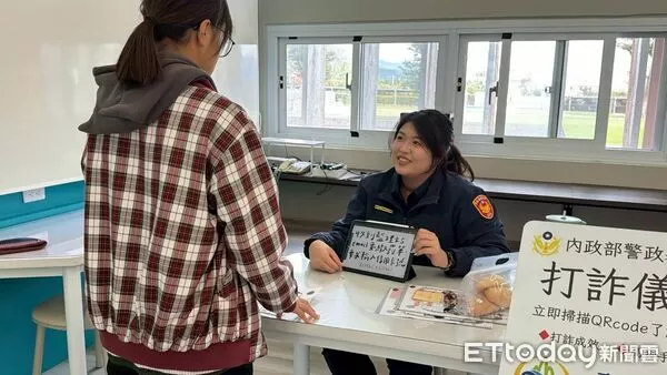 ▲金牌所長蔡欣妤，化身園遊會闖關活動的「關主」。（圖／記者楊晨東翻攝）
