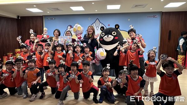 ▲▼高雄超人力霸王小提燈來了！馬年新春小物開箱　發放時間出爐。（圖／記者賴文萱攝）