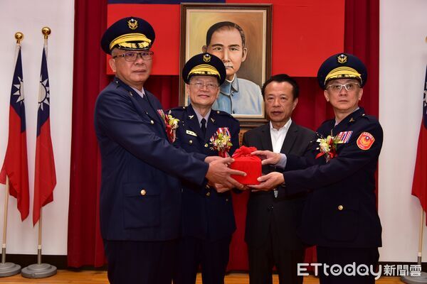 ▲▼   縣長翁章梁主持交接典禮 古瑞麟接任警察局長   。（圖／嘉義縣警局提供）