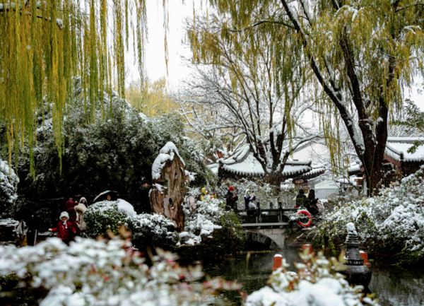 ▲▼雪後濟南雲霧潤蒸宛若仙境。（圖／翻攝自微博）