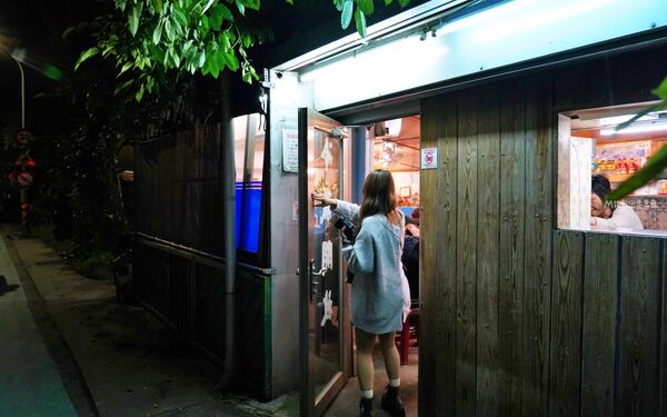 ▲▼冬山阿源快炒桶仔雞。（圖／部落客Mika授權提供）