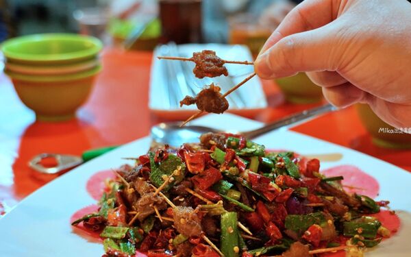 ▲▼冬山阿源快炒桶仔雞。（圖／部落客Mika授權提供）