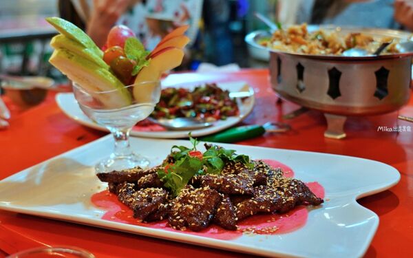 ▲▼冬山阿源快炒桶仔雞。（圖／部落客Mika授權提供）