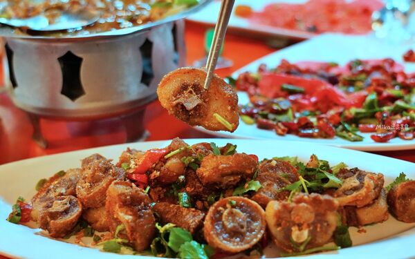 ▲▼冬山阿源快炒桶仔雞。（圖／部落客Mika授權提供）