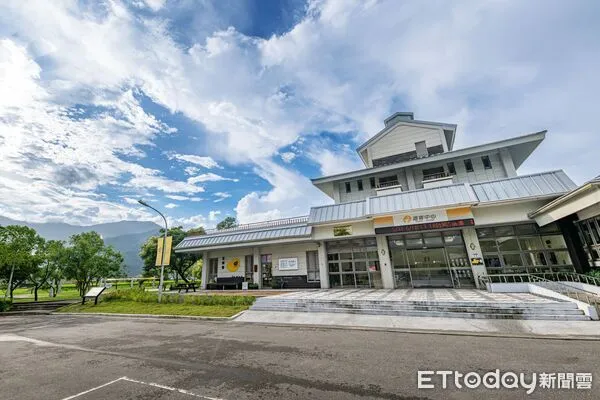 ▲▼花蓮南區安通鐵馬驛站、羅山遊客中心2處建置充電樁，解除電動車車主旅程焦慮。（圖／縱管處提供，下同）