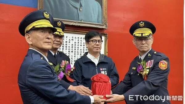 ▲▼高雄市警察局長交接             。（圖／記者陳宏瑞攝）