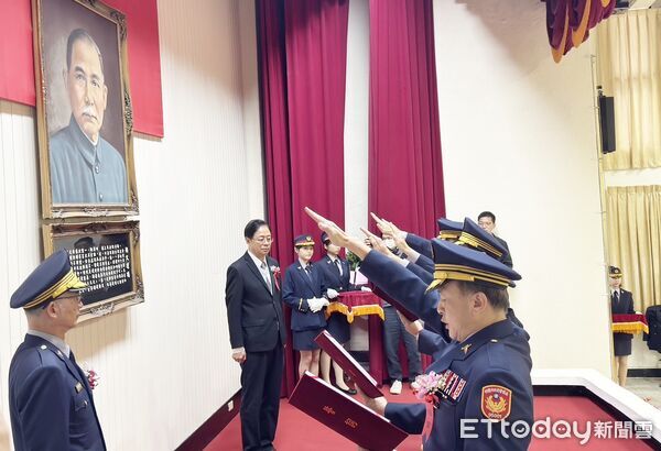 ▲桃園市長張善政今天下午主持卸新任分局長與大隊長宣誓就職。（圖／記者沈繼昌攝）