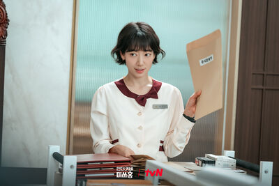 「票房女王」朴信惠回歸！《臥底洪小姐》挑戰恥度全開　4必看亮點