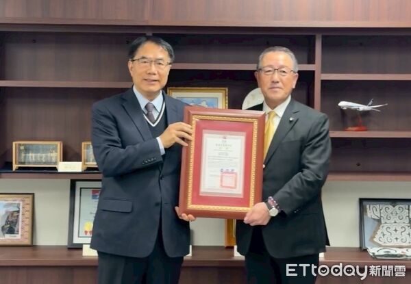 ▲台南市與仙台市締盟20周年，市長黃偉哲親赴日本，與仙台市長郡和子、市議會議長野田讓會晤。（記者林東良翻攝，下同）