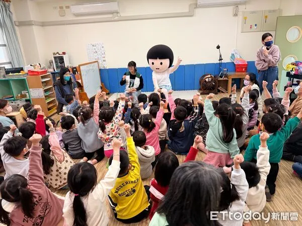 ▲▼ 金門家扶邀請小朋友手作體驗。（圖／金門家扶中心提供）