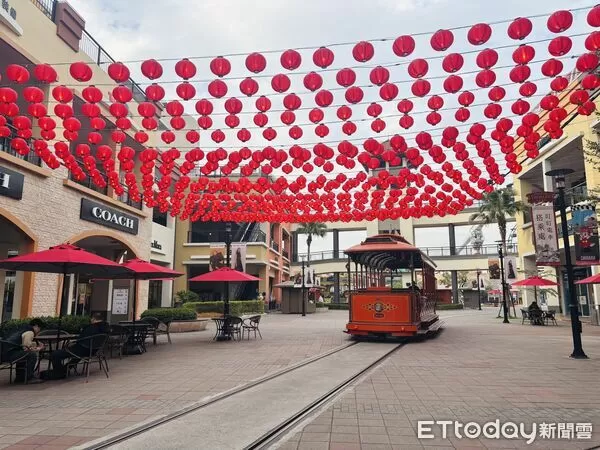 ▲▼SKM Park Outlets 高雄草衙換上新春造景。（圖／SKM Park Outlets提供）